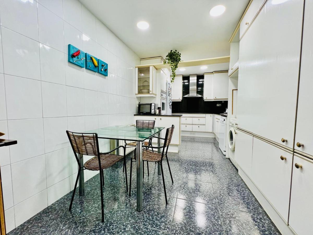 Your Second Home In Barcelona With Private Room And Private Bathroom Close To Montjuic, Pl Espana, La Rambla, Ferry Port Luaran gambar