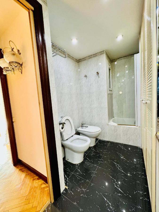Your Second Home In Barcelona With Private Room And Private Bathroom Close To Montjuic, Pl Espana, La Rambla, Ferry Port Luaran gambar